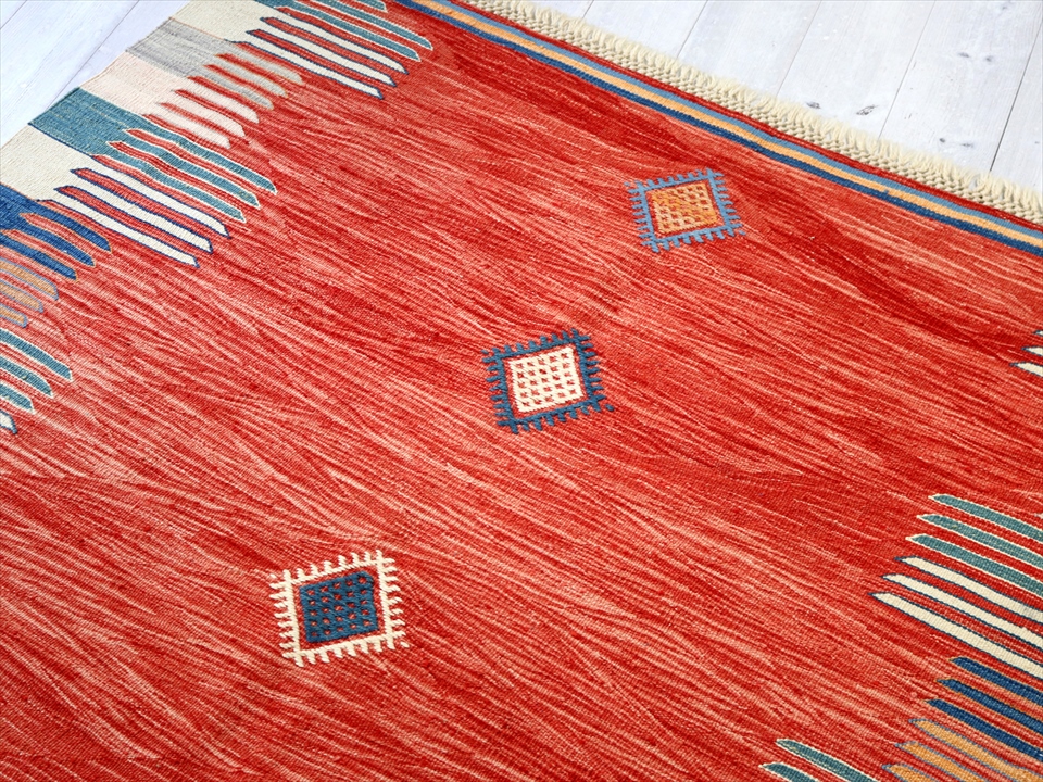 細かな織りのコンヤキリム・セッヂャーデ184×125cm 美しい草木染のレッド