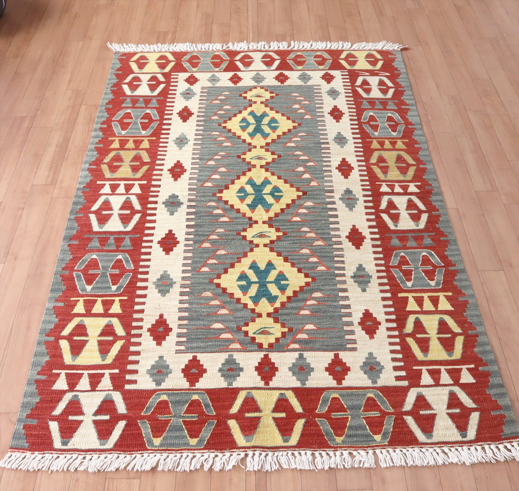 トルコキリム ウシャク　セッヂャーデ172×114cm 狼の足跡