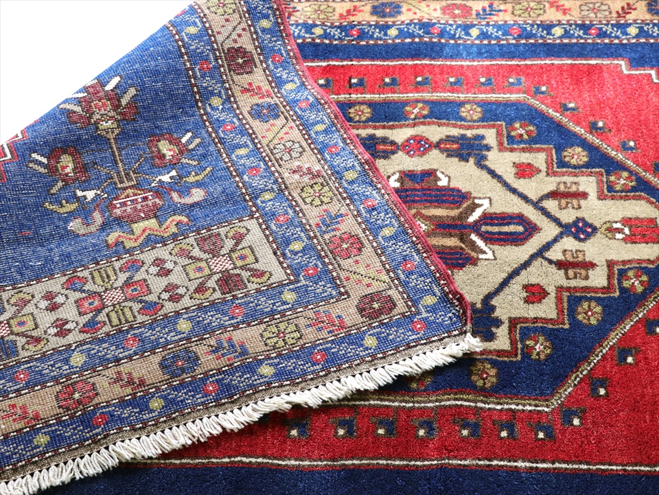 ガラタバザール / トライバルラグ・トルコ絨毯 ヴィンテージラグ 