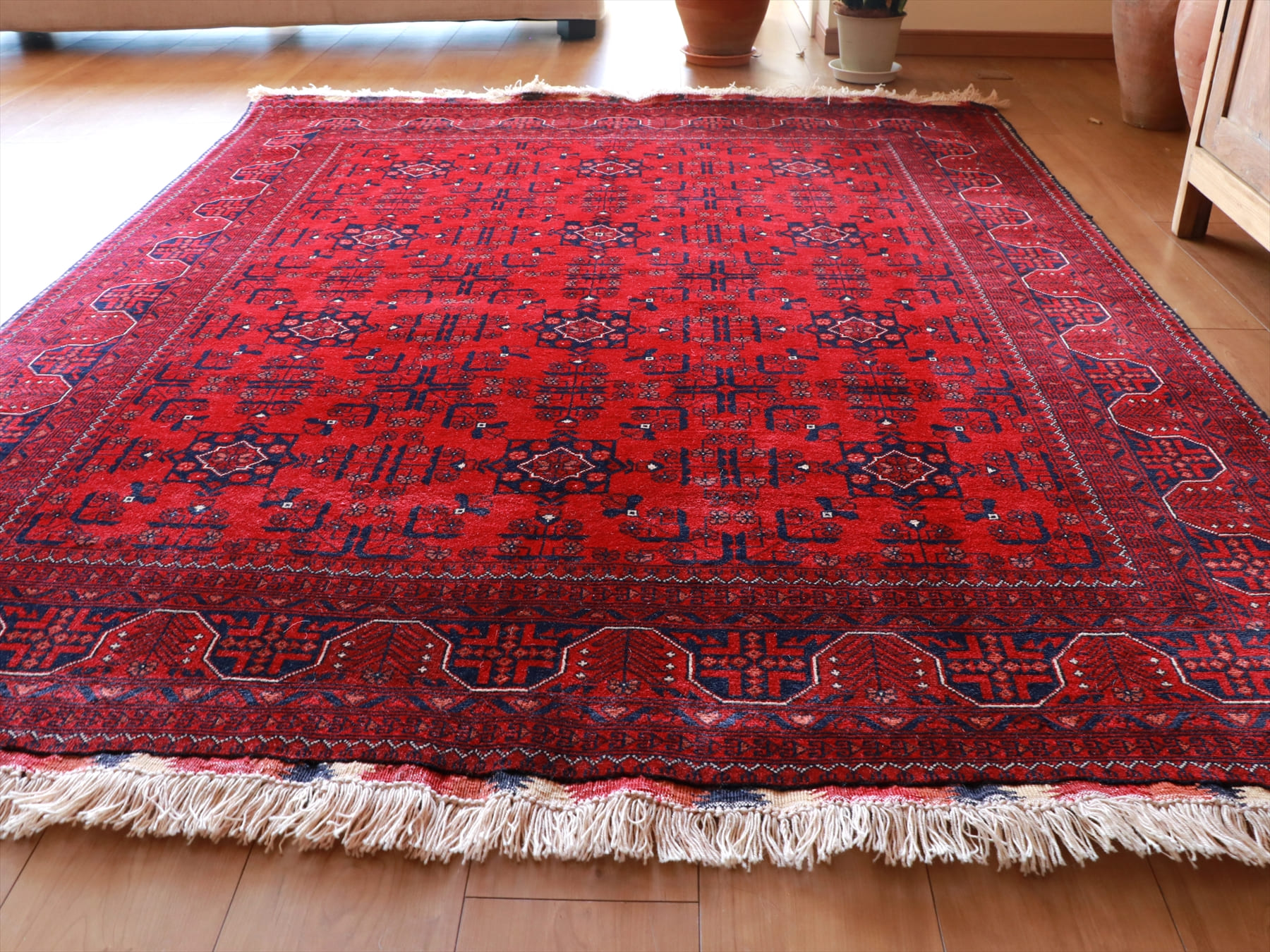 トライバルラグ 手織り絨毯 ビリジック/リビングサイズ 細かく緻密な 