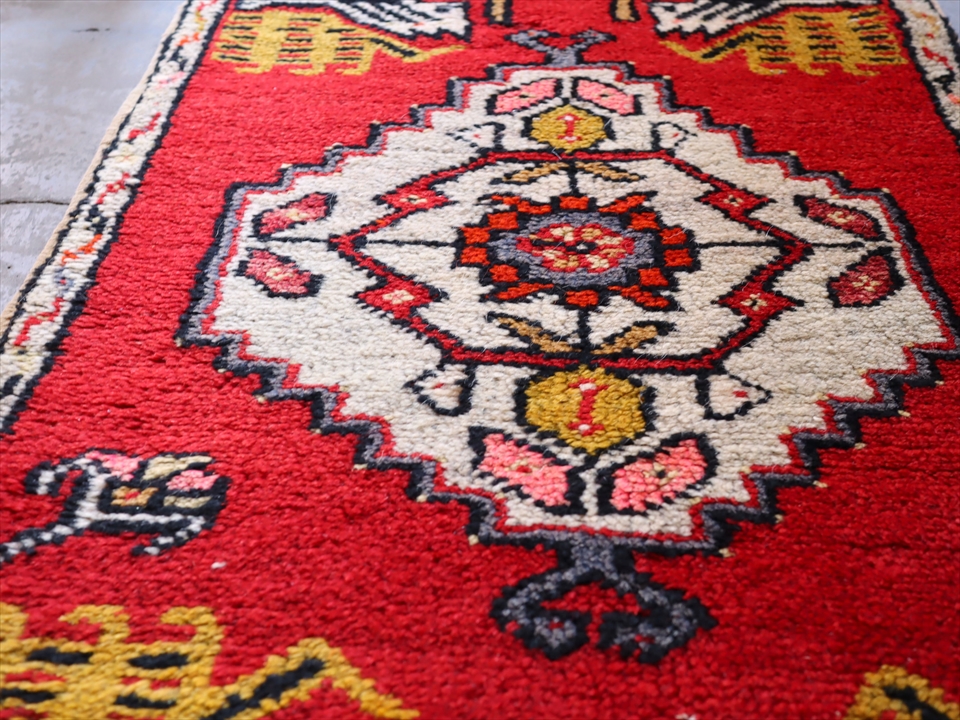 トライバルラグ・トルコ絨毯 96×52cm ヤストゥク 手織りヴィンテージ