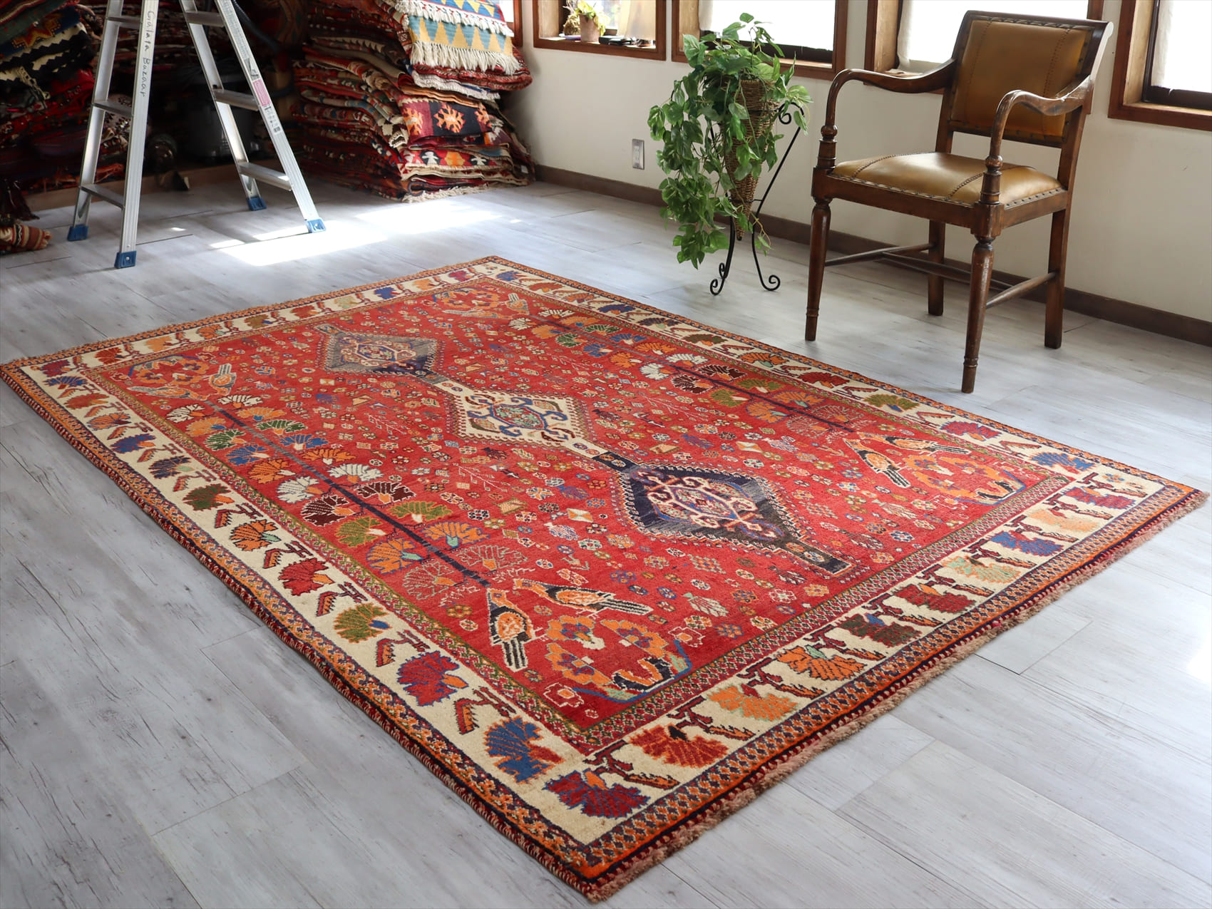 オールドギャッベ トライバルラグ Old Tribal rug, Shiraz, 247×164cm オールドギャッベ トライバルラグ Old Tribal rug, Shiraz, 247×164cm