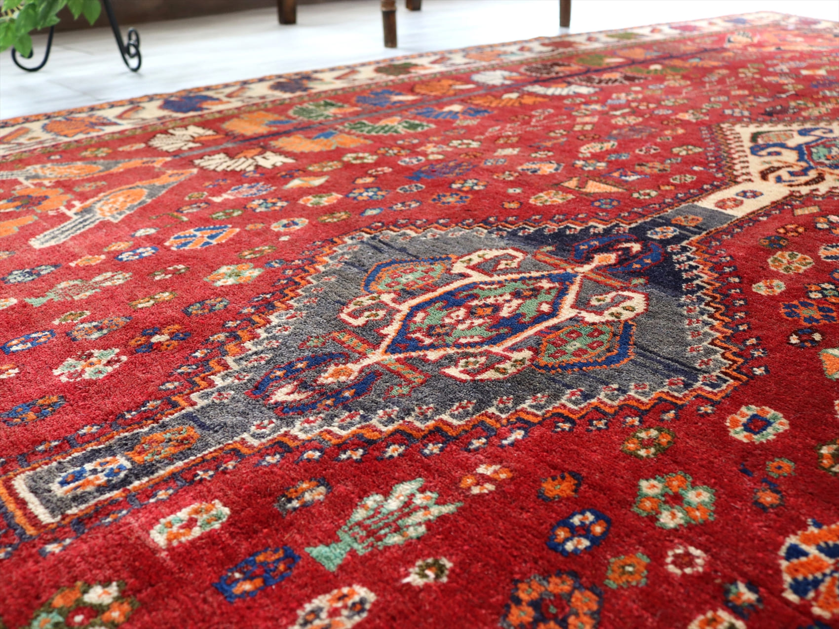 オールドギャッベ トライバルラグ Old Tribal rug, Shiraz, 247×164cm オールドギャッベ トライバルラグ Old Tribal rug, Shiraz, 247×164cm
