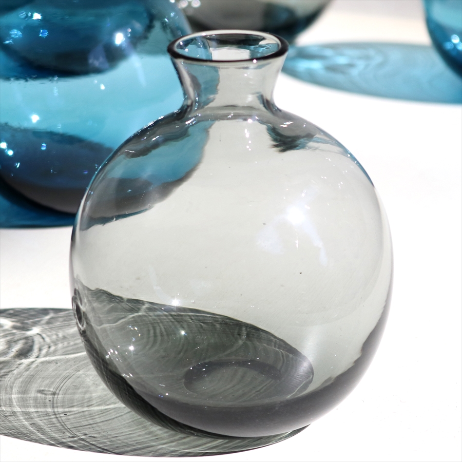 ガラタバザール 一輪挿し ガラスフラワーベース 花瓶 高さ13 5cm 直径11 5cm スモーキーグレー