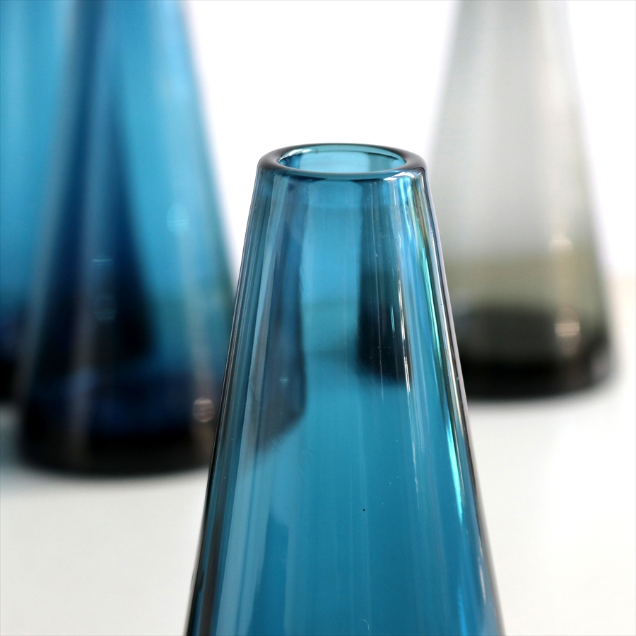 ガラタバザール 一輪挿し ガラスフラワーベース 円錐型 花瓶 高さ14 5cm 直径7 5cm インディゴブルー