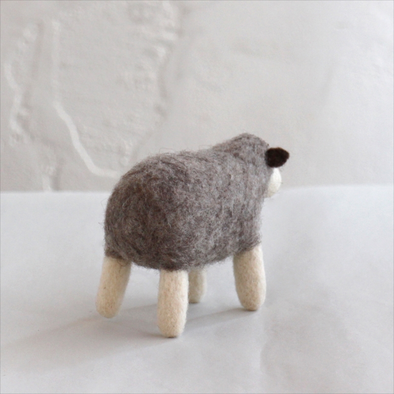ガラタバザール フェルトのぬいぐるみ 羊 Mサイズ キルギス製 Kyrgyzstan Felt Animal Sheep M Size