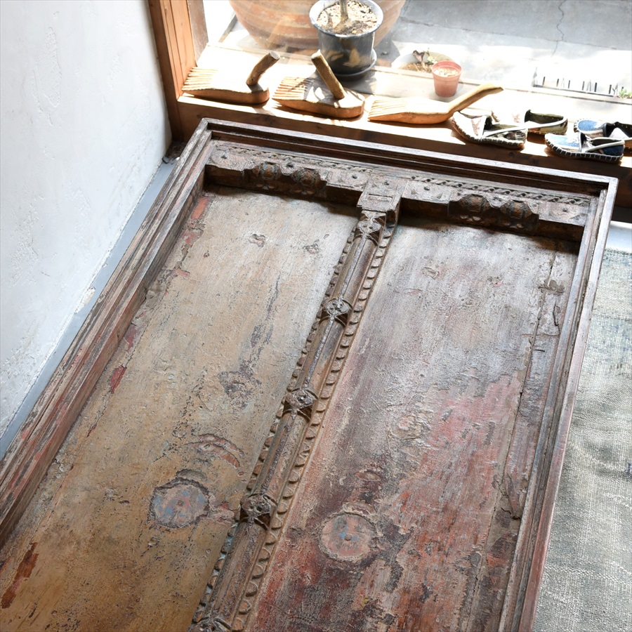 ガラタバザール インドのアンティーク木製ドアを天板にしたコーヒーテーブル W170xh49xdcm Indian Antique Door Cofee Table