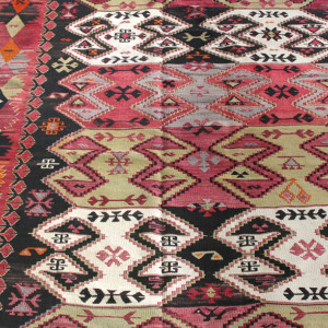 Emirdag Kocboyunuzu Kilim