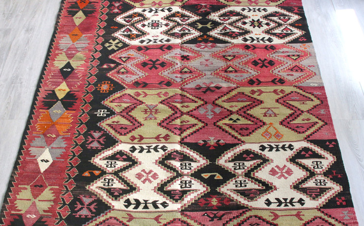 Emirdag Kocboyunuzu Kilim